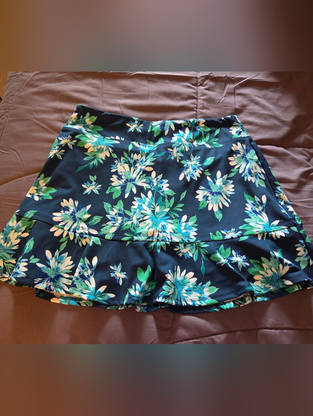 Tommy Bahama Active Navy Blue & Green Floral Ruffle Hem Skort